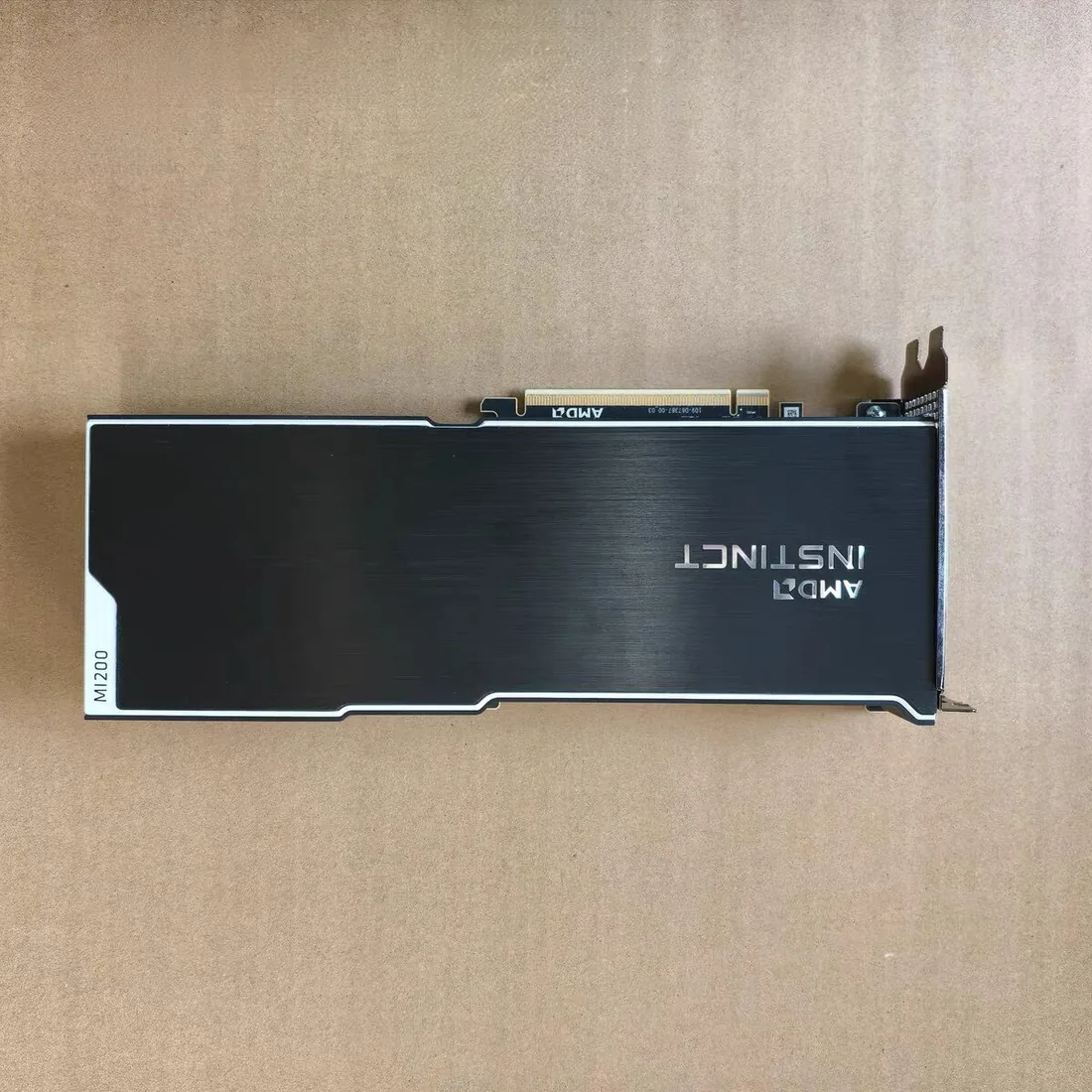AMD Instinct MI210 64GB / Infinity Fabric bridge